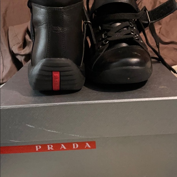 Use Prada hardly wear - Picture 3 of 4